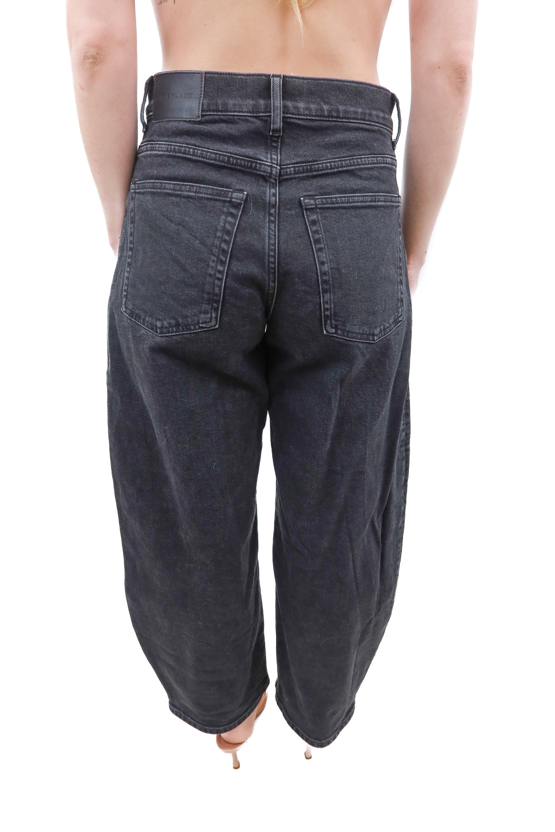 Everlane black jeans (26R)