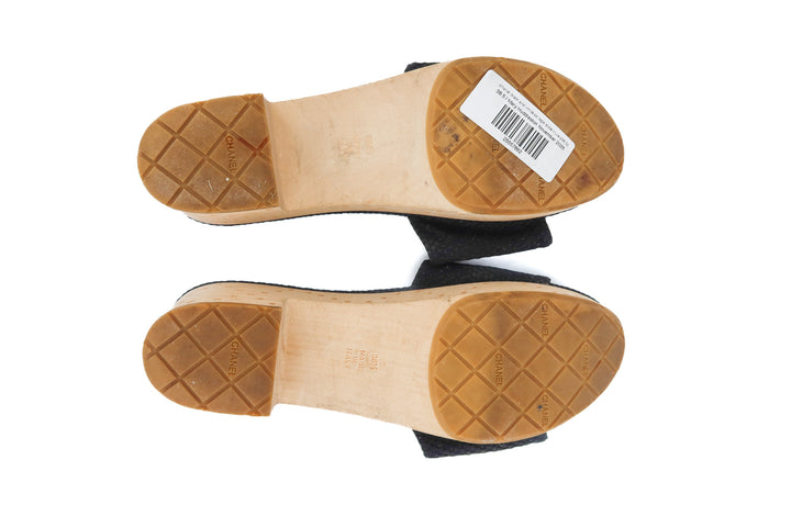 chanel black and white cc logo slide mule (38.5)