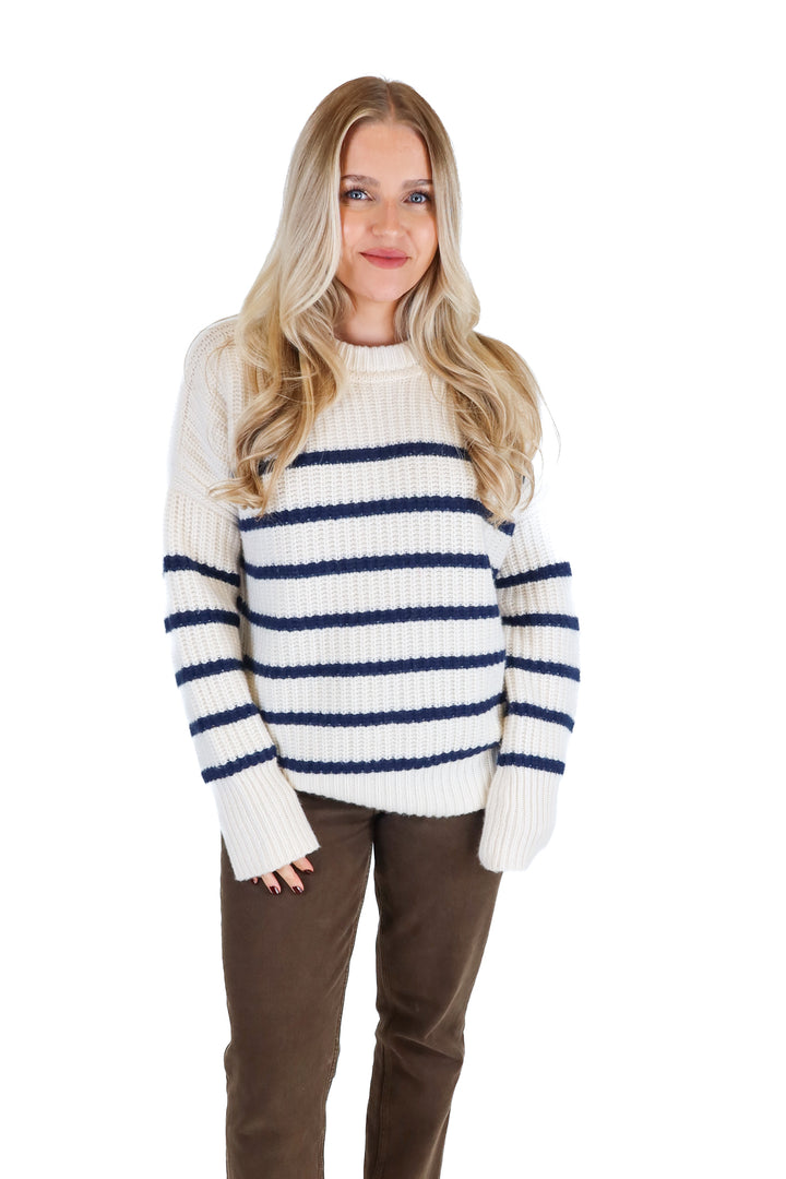 La Ligne Cream and Navy Cashmere Knit Sweater (S; retail $395)