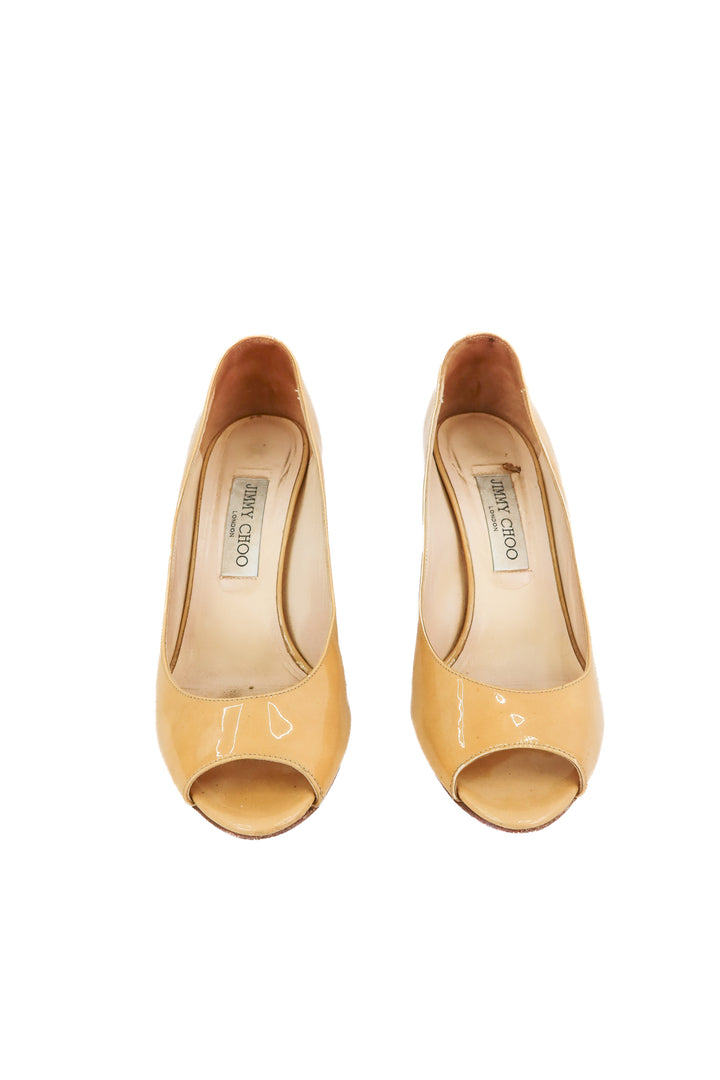 jimmy choo isabel peep to pump in tan patent leather (38 / US8)