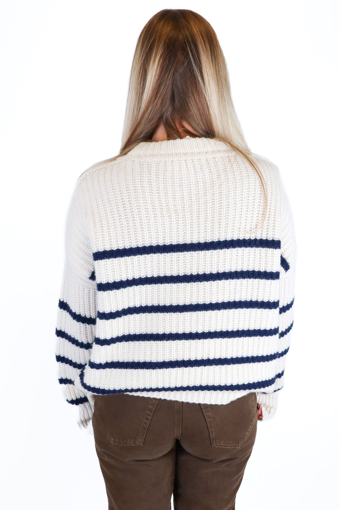 La Ligne Cream and Navy Cashmere Knit Sweater (S; retail $395)