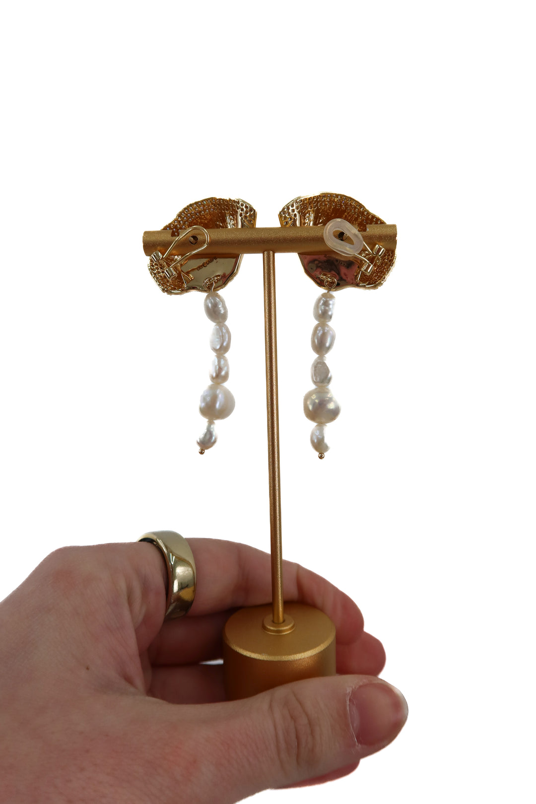 lili claspe gold seashell/pearl earrings (retail $145)