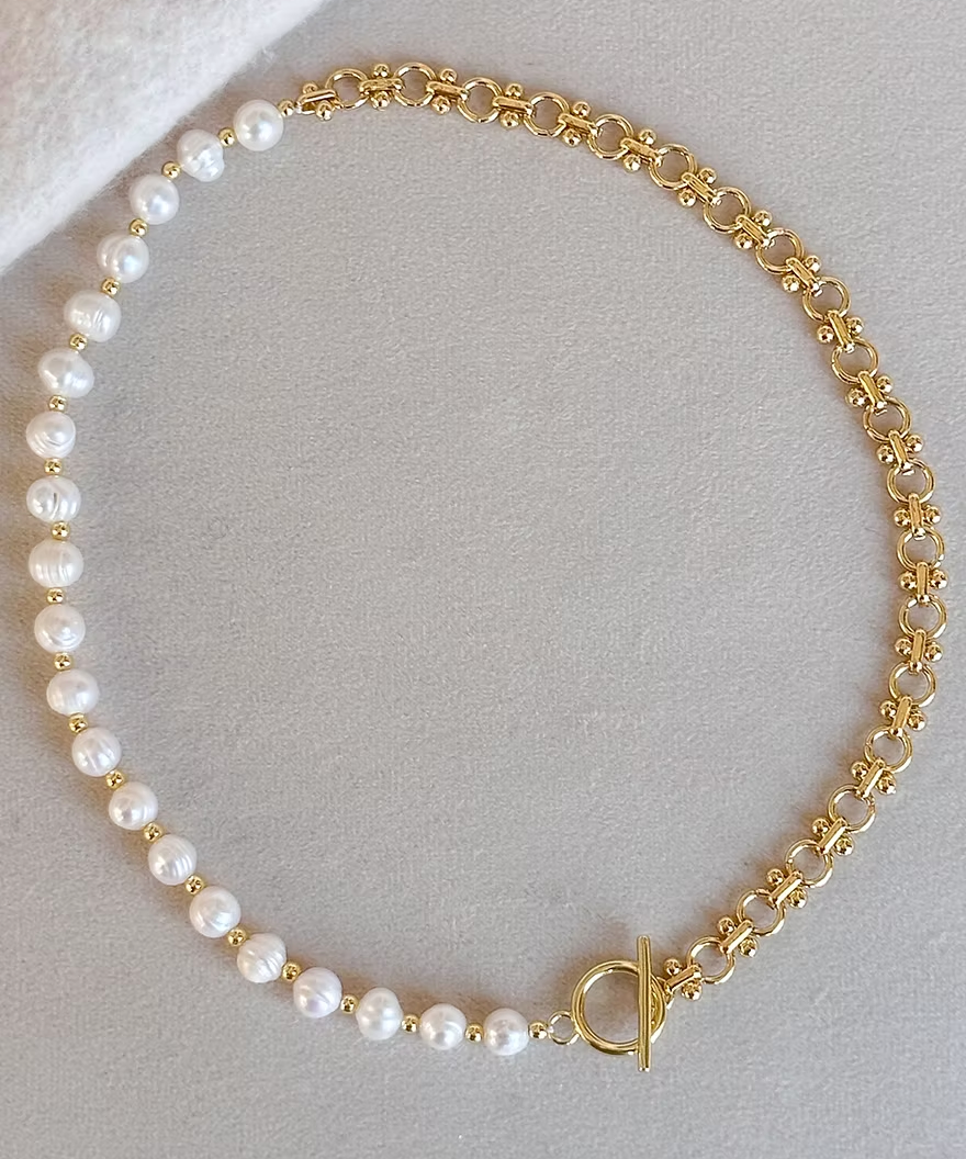 Easton Elle Loop & Pearl Necklace