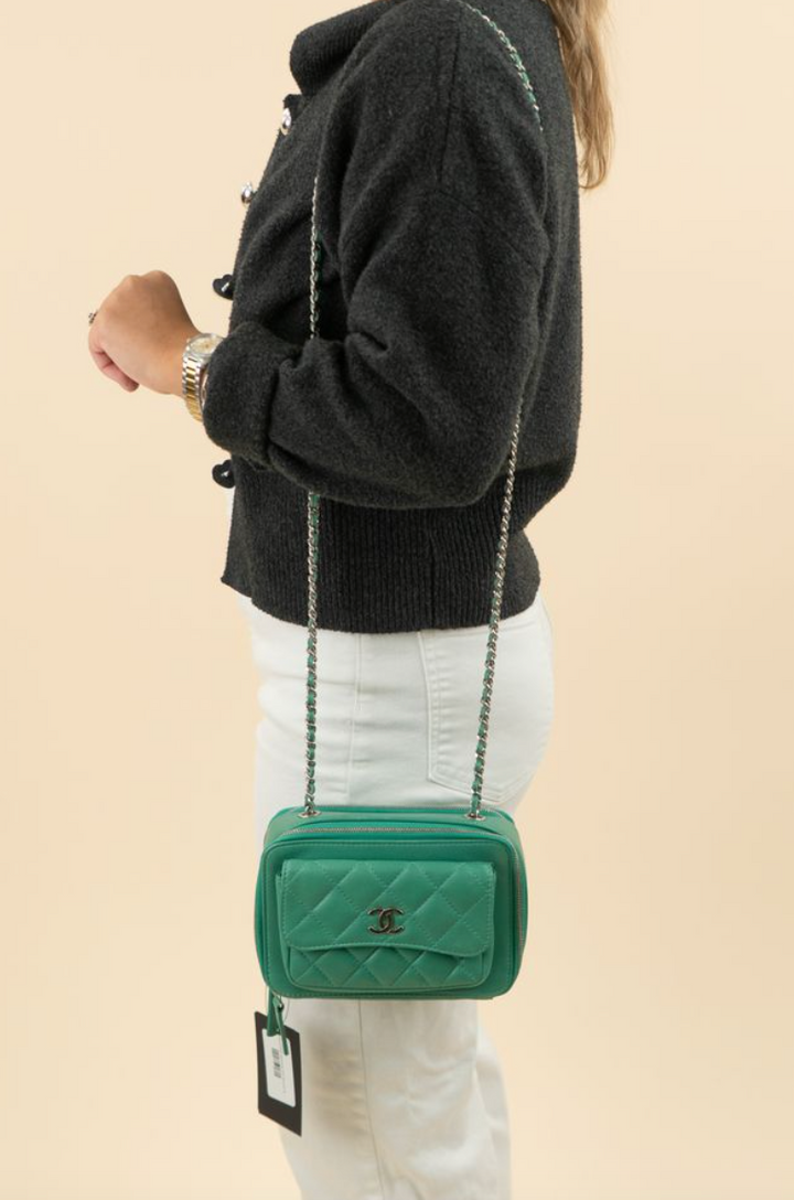 Chanel Green Quilted Lambskin matelasse Crossbody