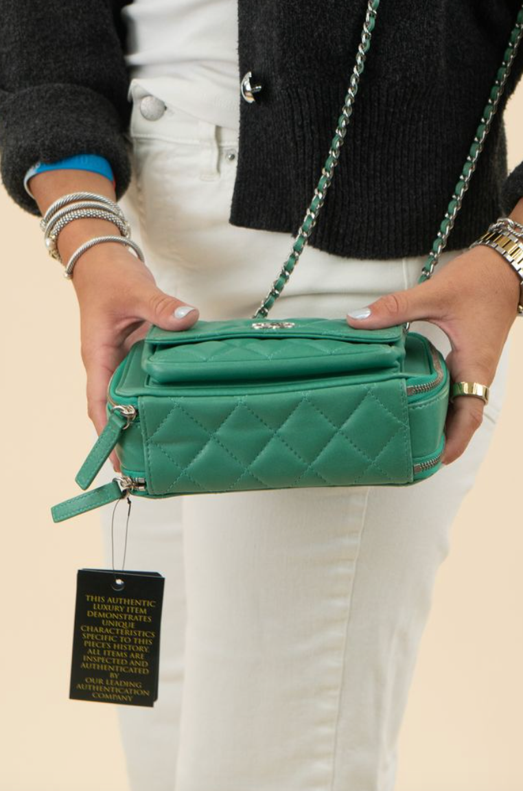 Chanel Green Quilted Lambskin matelasse Crossbody