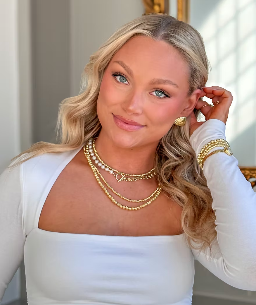 Easton Elle Loop & Pearl Necklace
